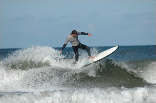 Hawajczyk Lebarthe zaprezentował dobry styl longboardowy