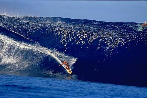 Laird Hamilton w akcji - tow-in surfing