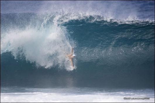 Jazda na klacie czyli bodysurfing na Pipeline