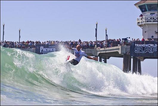 Kelly Slater wyciska co może z shore-break'u