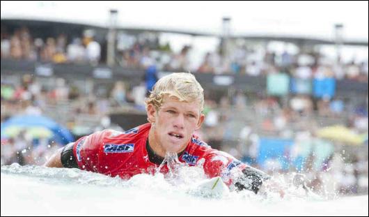 John John Florence, z twarzy nawet podobny trochę do Fanninga. Obaj odpadli.